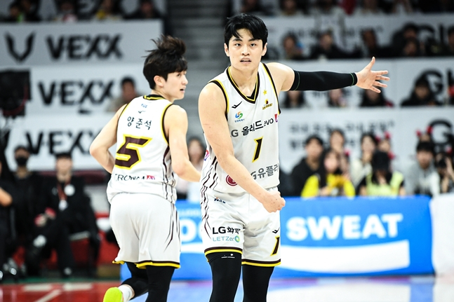 Yang Joon-seok (left) and Yoo Ki-sang. /Photo = KBL