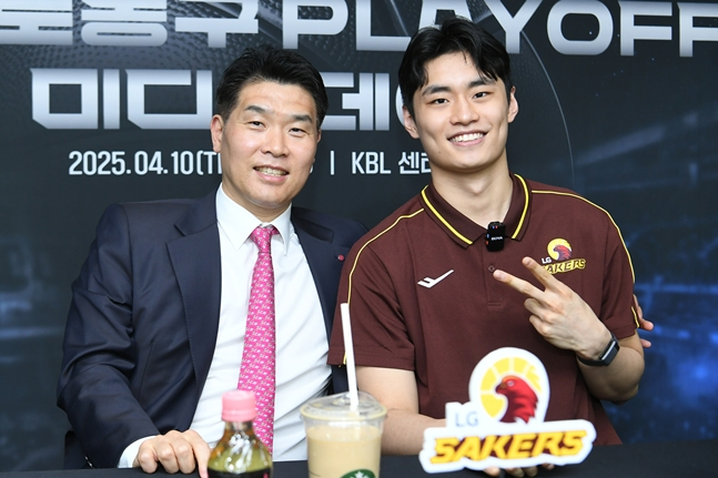Director Cho Sang-hyun (left) and Yoo Ki-sang. /Photo = KBL