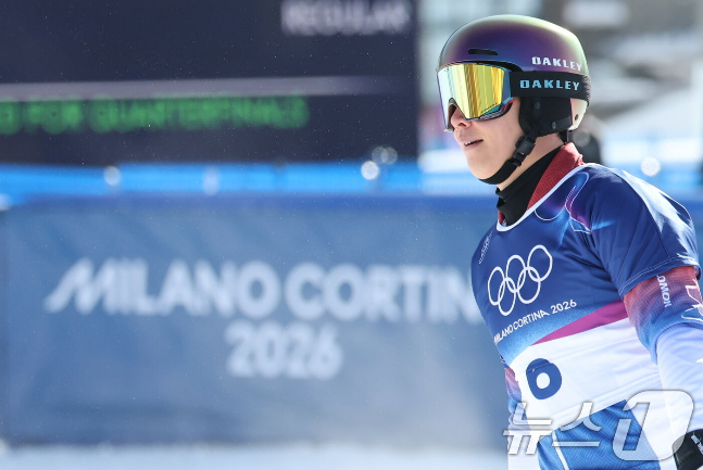 Lee Sang Ho đang tiếc nuối sau thất bại ở vòng 16 của giải đấu trượt tuyết song song nam tại Thế vận hội mùa đông 2026 Milan và Cortina Dampecho vào ngày 8. Ảnh = News1