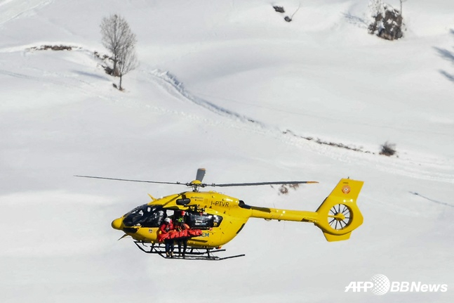 A helicopter was even mobilized to transport Bonn to the hospital. /AFPBBNews=News1