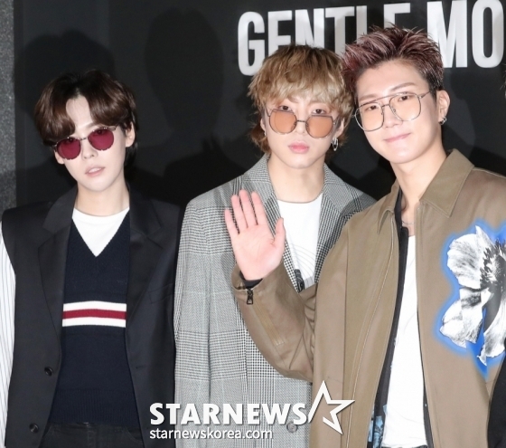 Победители Ким Джин У (слева направо), Кан Сын Юн, Ли Сын Хун / Фото = Звездные новости 