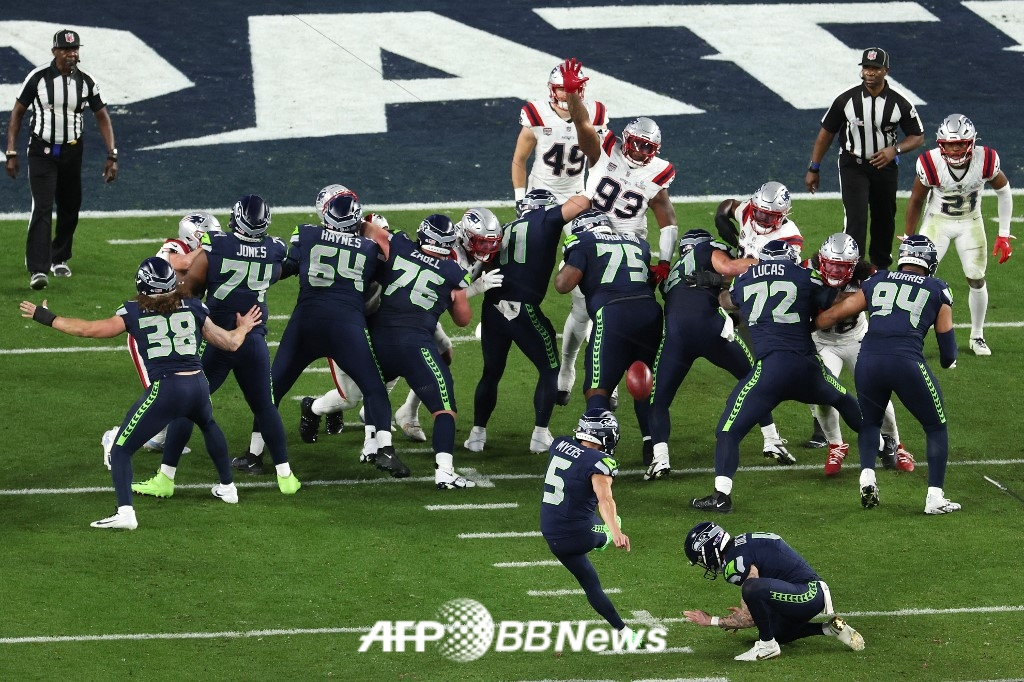 シアクル·シホスク·ニューイングランド·ペイトリオッツの9日（韓国時間）の第60回スーパーボウル試合の様子。 /AFPBBNews=ニュース1