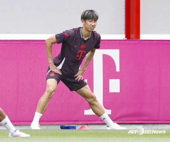 他就是拜仁慕尼黑队后卫伊藤博基。 =法新社BBNews=新闻1。