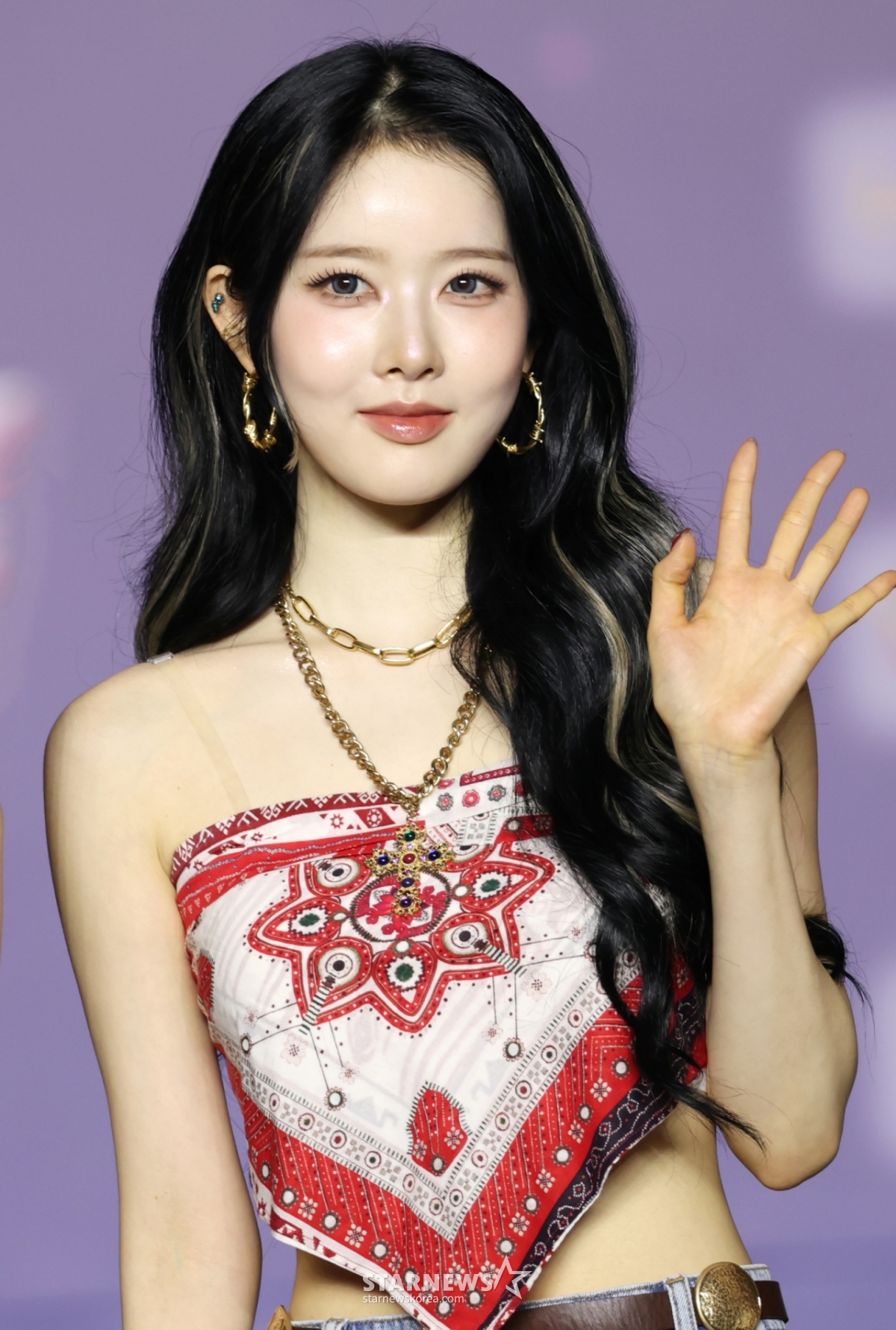 (高陽=ニュース1)クォン·ヒョンジン記者=ステイシーシウンが27日、京畿道高陽市一山西区のキンテックス第1展示場で開かれた「2025SBS歌謡大典Summer」(以下「歌謡大典」)ブルーカーペット行事に参加している。 2025.7.27/ニュース1 Copyright © ニュース1. All rights reserved. 無断転載及び再配布、AI学習利用禁止。 /写真=(高陽=ニュース1)クォン·ヒョンジン記者