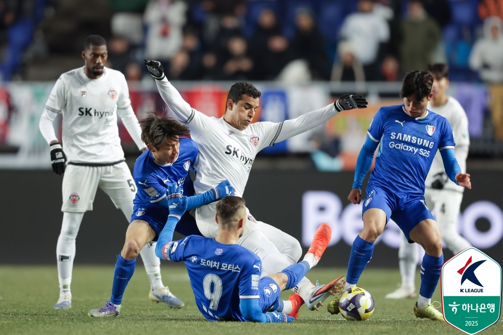 The scene of the Suwon Samsung-Jeju United game. /Photo = Courtesy of the Korea Professional Football League