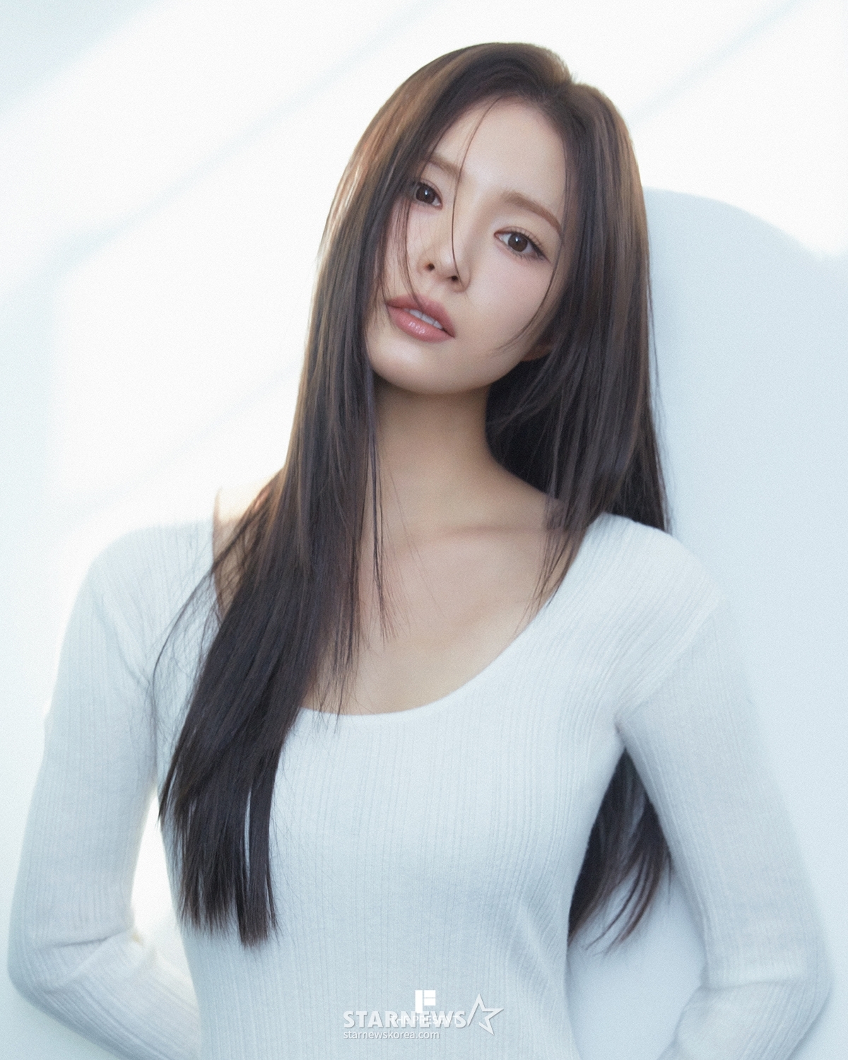Shin Se-kyung, the main actor of the movie "Humint" (director Ryu Seung-wan), poses for a round interview on the 9th. /Photo provided =Sem Company 2026.02.09 / Photo = Lee Dong-hoon photoguy@