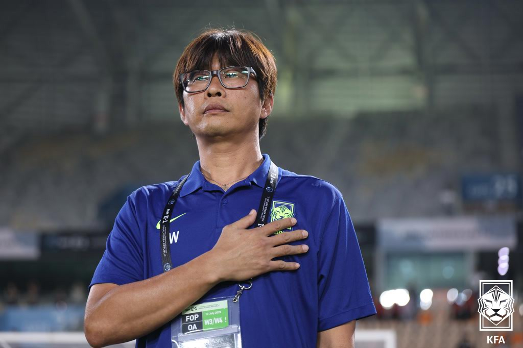 Shin Sang-woo, the coach of the women's team. /Photo = Courtesy of the Korea Football Association (KFA)