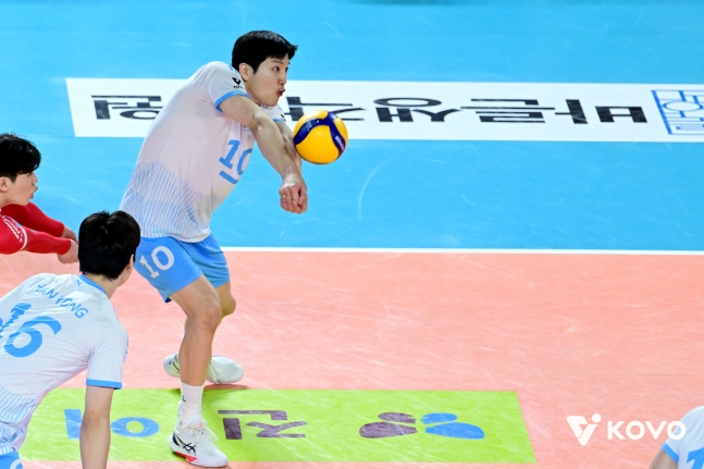 Jeong Ji-seok is receiving. /Photo = Courtesy of KOVO
