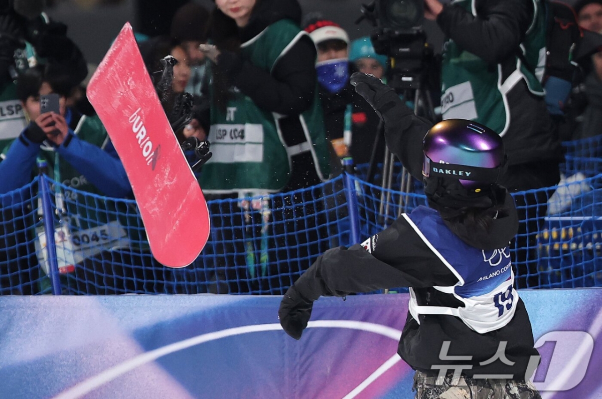 ユ·スンウンはこの試合後、ボードを投げている。 /写真=ニュース1