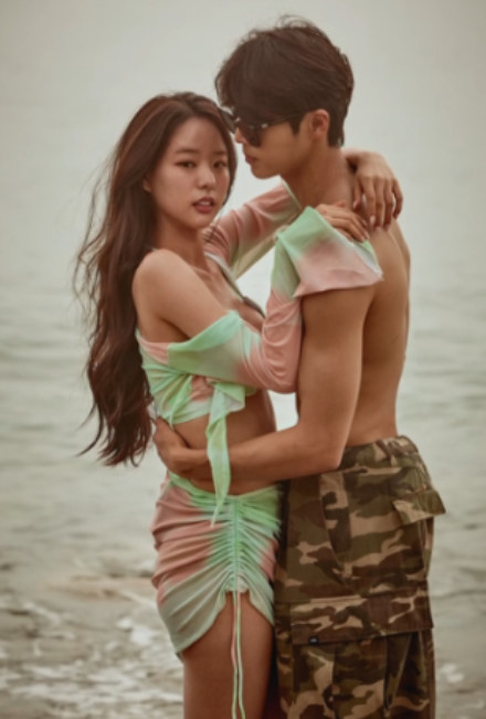 Park Hee-sun and Lim Soo-bin / Photo = Netflix