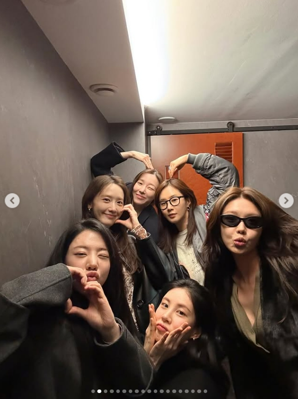 /写真=少女時代 スイミング SNS