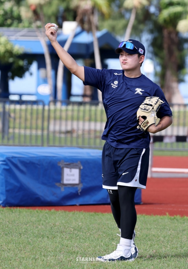 图为在塞班岛进行转地训练的金泽演。 =照片=高级记者姜英祖。