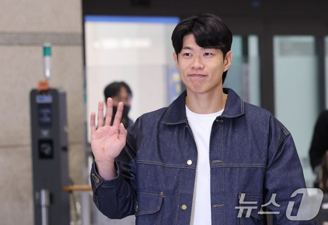 Song Sum-moon's return to Korea on December 23 last year after completing all negotiations with San Diego. /Photo = News 1