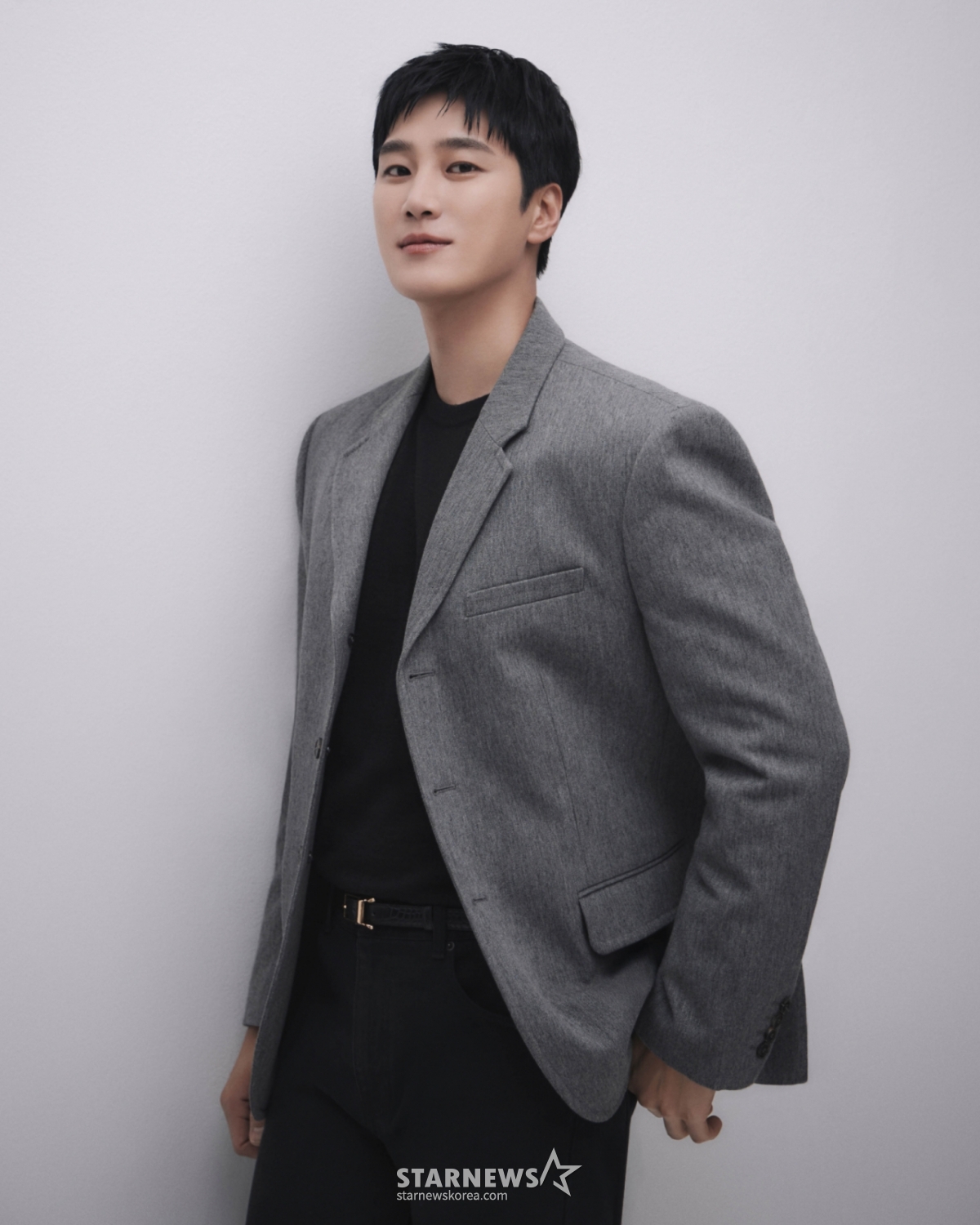 Actress Ahn Bo-hyun of tvN's drama "Spring Fever" poses for a round interview on the 11th. /Photo provided =AM Entertainment 2026.02.11 /Photo by Lee Dong-hoon =photoguy@