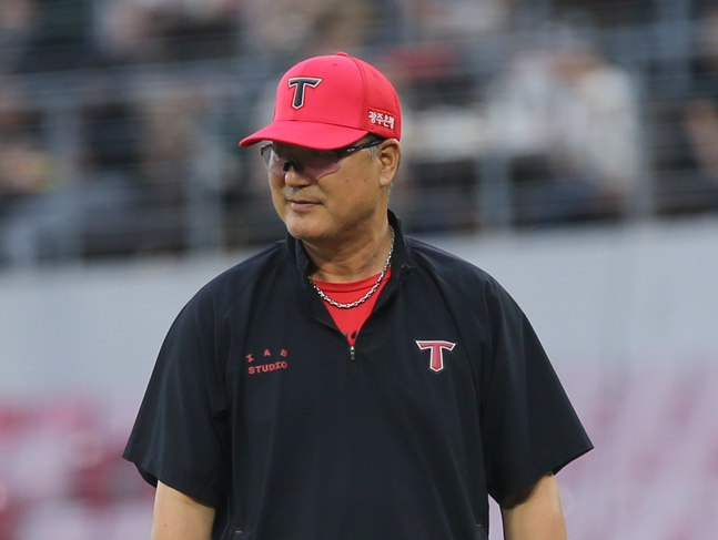 Coach Chung Myung-won, who served as KIA's first-team pitching coach in the 2023 season. /Photo = KIA Tigers