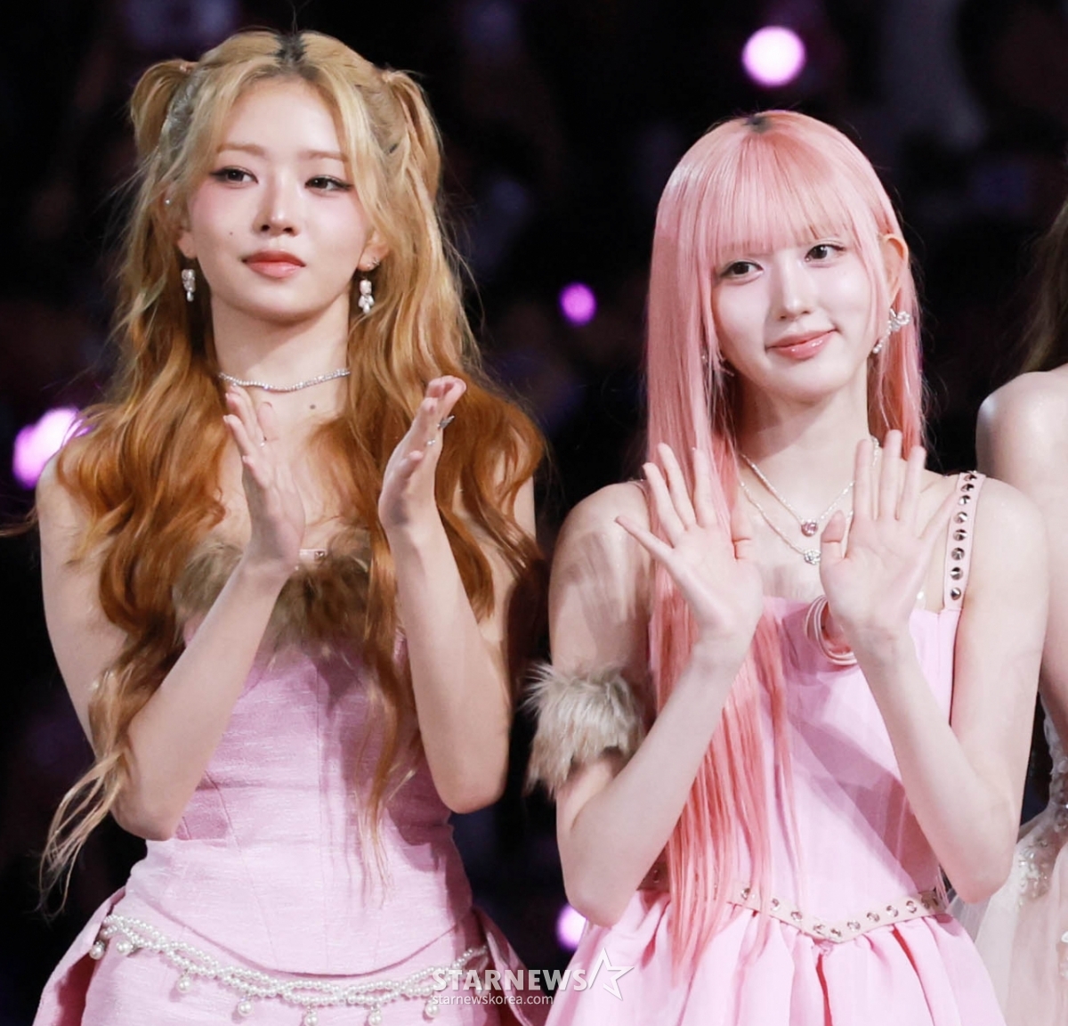 アイブ秋(右)とレイ/写真=スターニュース