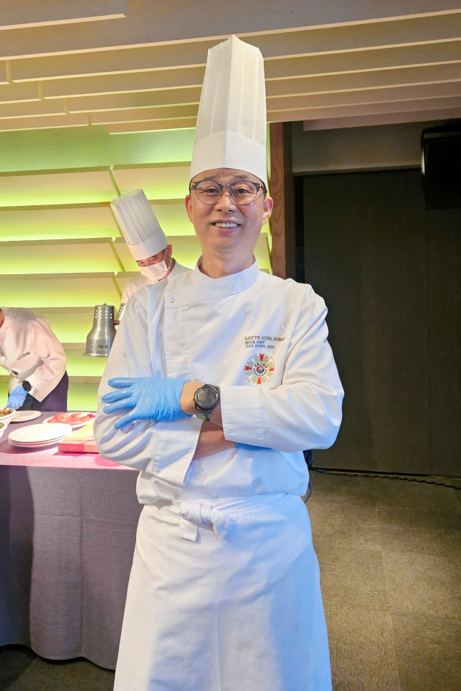 Шеф-повар отеля Lotte Со Сын Су. /Фото = Предоставлено Lotte Giants