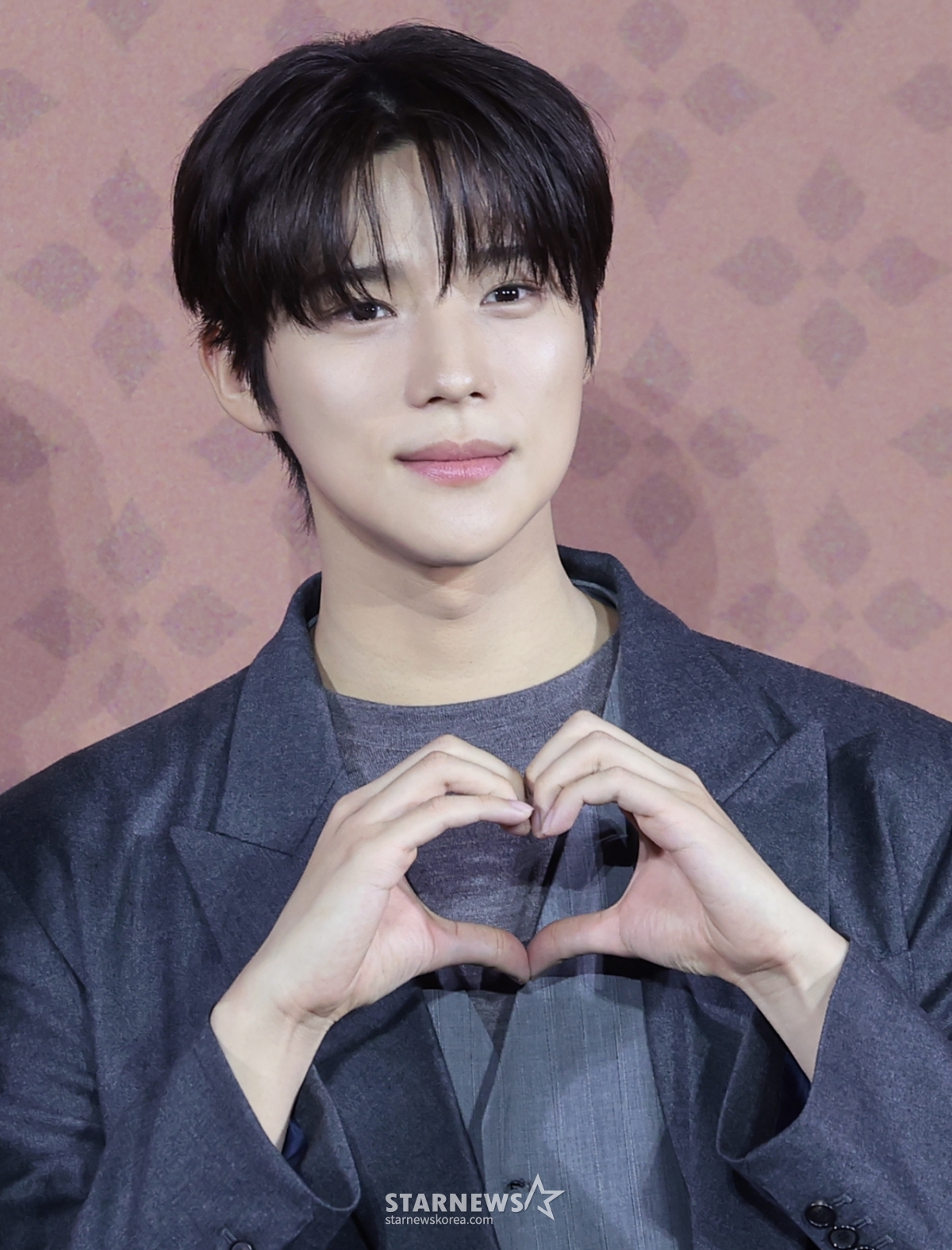 (Seoul = News1) Reporter Kwon Hyun-jin = Actor Moon Sang-min poses at the Netflix film 'Pavanne' production briefing held at COEX Megabox in Gangnam-gu, Seoul on the morning of the 12th.  "Pavanne" is a movie in which three people who close the door of their hearts and live together become light to each other and face life and love. 2026.2.12/News1 Copyright © News1. All rights reserved. Unauthorized reproduction and redistribution, and prohibition of using AI learning. /Photo = (Seoul = News 1) Reporter Kwon Hyun-jin