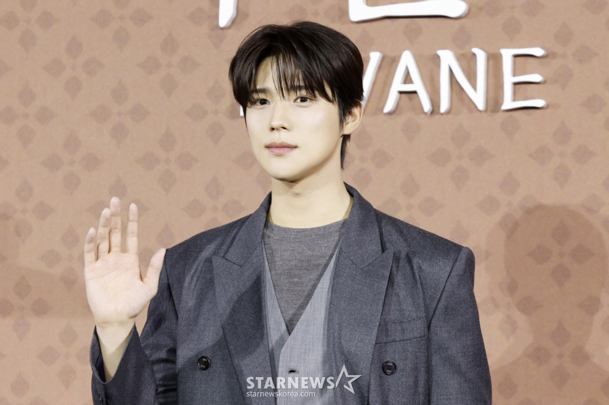 [Seoul = Newsis] Reporter Kim Hye-jin = Actor Moon Sang-min poses at the Netflix film 'Pavanne' (directed by Lee Jong-pil) production briefing held at Megabox COEX in Gangnam-gu, Seoul on the morning of the 12th.   "Pavanne" is a movie in which three people who close the door of their hearts and live together become light and face life and love. It will be released on the 20th. 2026.02.12. jini@newsis.com / Photo = Kim Hye-jin