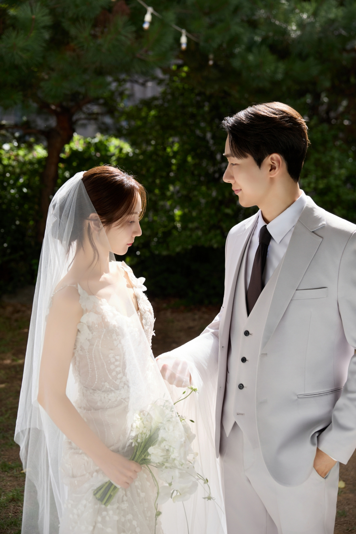 新婦パク·ゲヒョン-新郎パク·ジェヒョンウェディングフォト。/写真=キウムヒーローズ提供