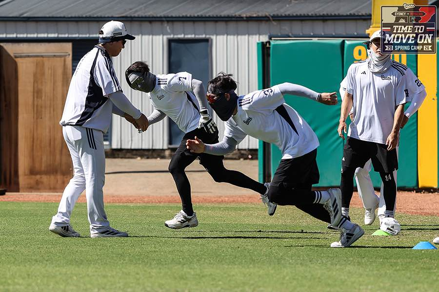Doosan Bears players' training in Sydney, Australia. /Photo = Courtesy of Doosan Bears
