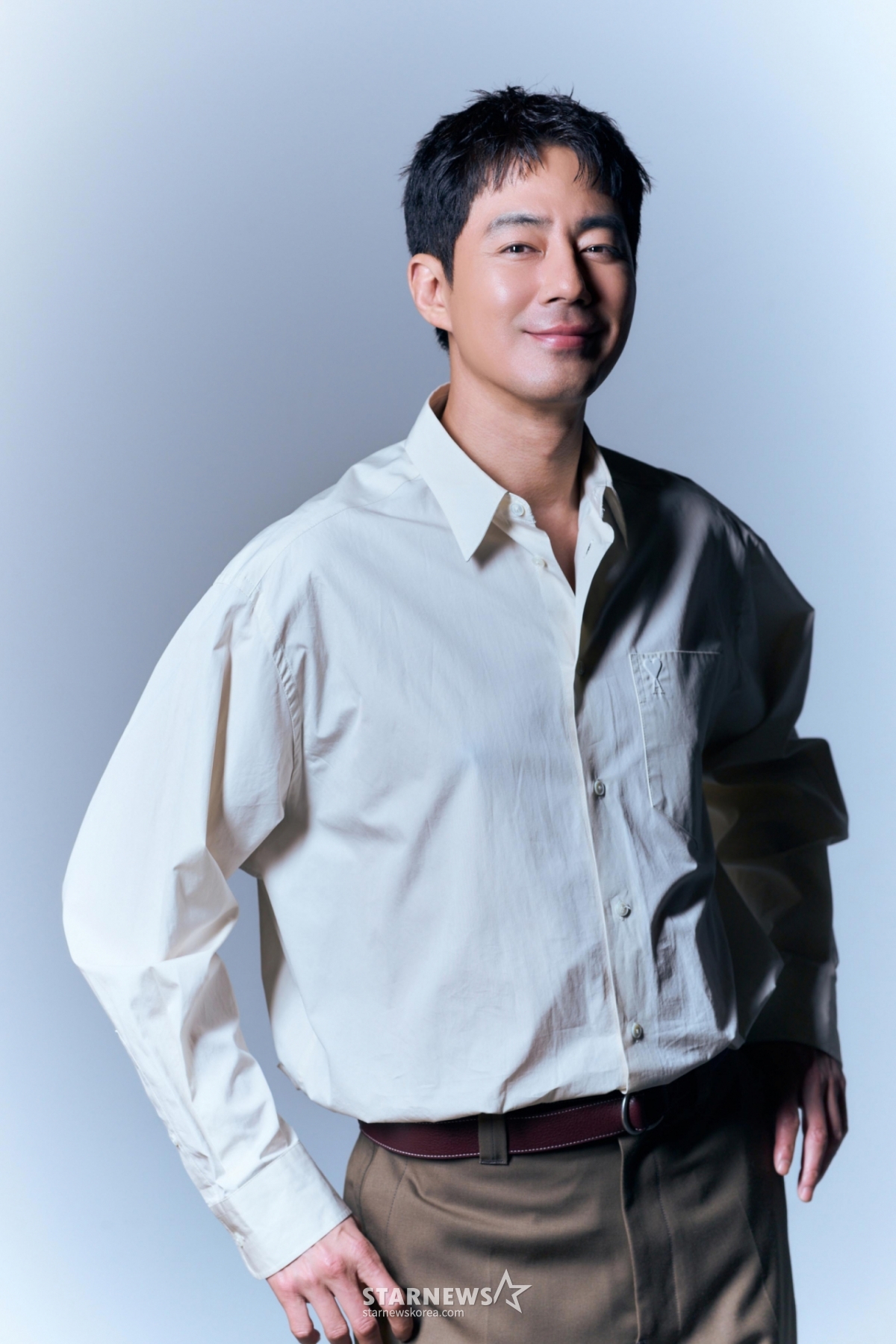 Jo In-sung, the main actor of the movie "Humint" (director Ryu Seung-wan), poses for a round interview on the 11th. /photo courtesy =NEW 2026.02.11 / Photo = Lee Dong-hoon photoguy@