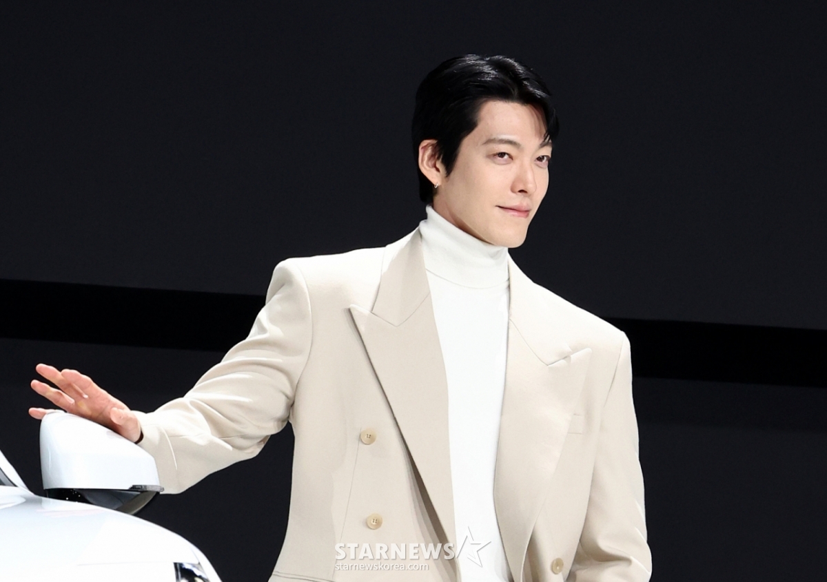 (Seoul = News1) Reporter Choi Ji-hwan = Polestar brand ambassador actor Kim Woo-bin poses in front of Polestar 3 at the 2026 Polestar Media Day held at Grand Hyatt Seoul in Yongsan-gu, Seoul on the 11th. 2026.2.11/News1 Copyright © News1. All rights reserved. Unauthorized reproduction and redistribution, and prohibition of using AI learning. /Photo = (Seoul = News 1) Reporter Choi Ji-hwan