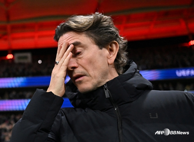 Cựu HLV Thomas Frank bị sa thải tại Tottenham. /AFPBBNews = Tin tức 1