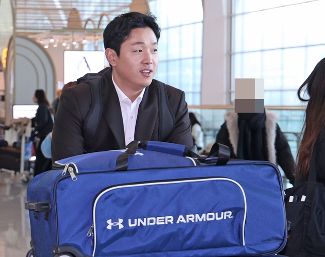 1月23日踏上了春训出国的杨昌燮。 =图为，三星狮子队。