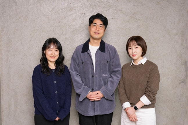 From left, producers Park Soo-ji, Kim Jae-won, and Kim Jung-hyun / Photo = Netflix