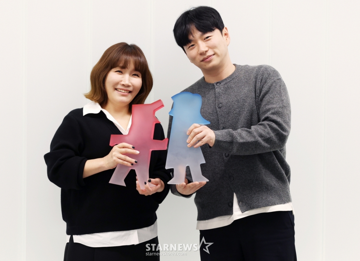 Ahn Byung Wook PD phỏng vấn biên kịch Kim Mi Kyung/Ảnh = Ký giả Kim Hwi Sun @