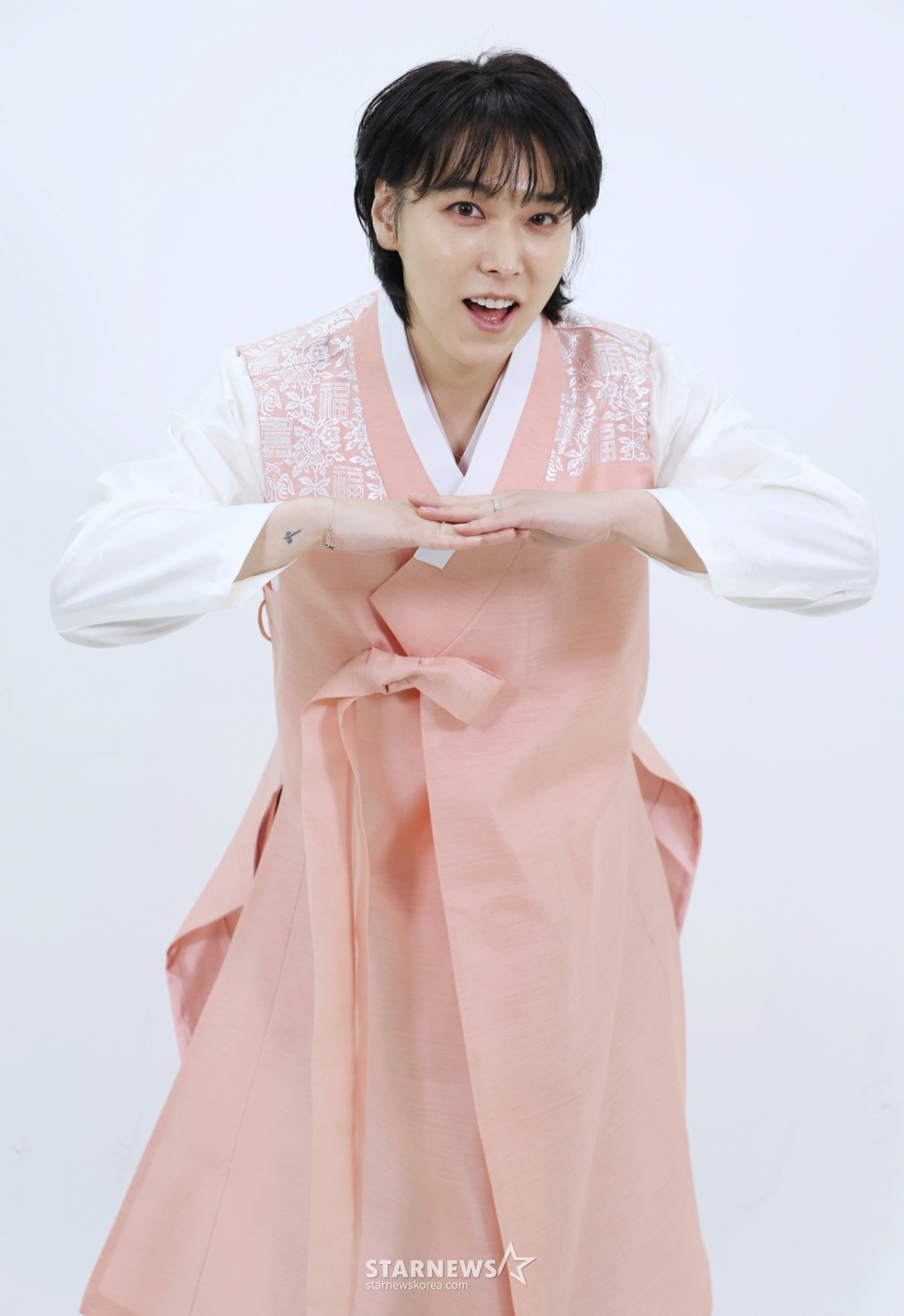 2026.02.12 歌手ソンミン韓服インタビュー /写真=イ·ドンフン