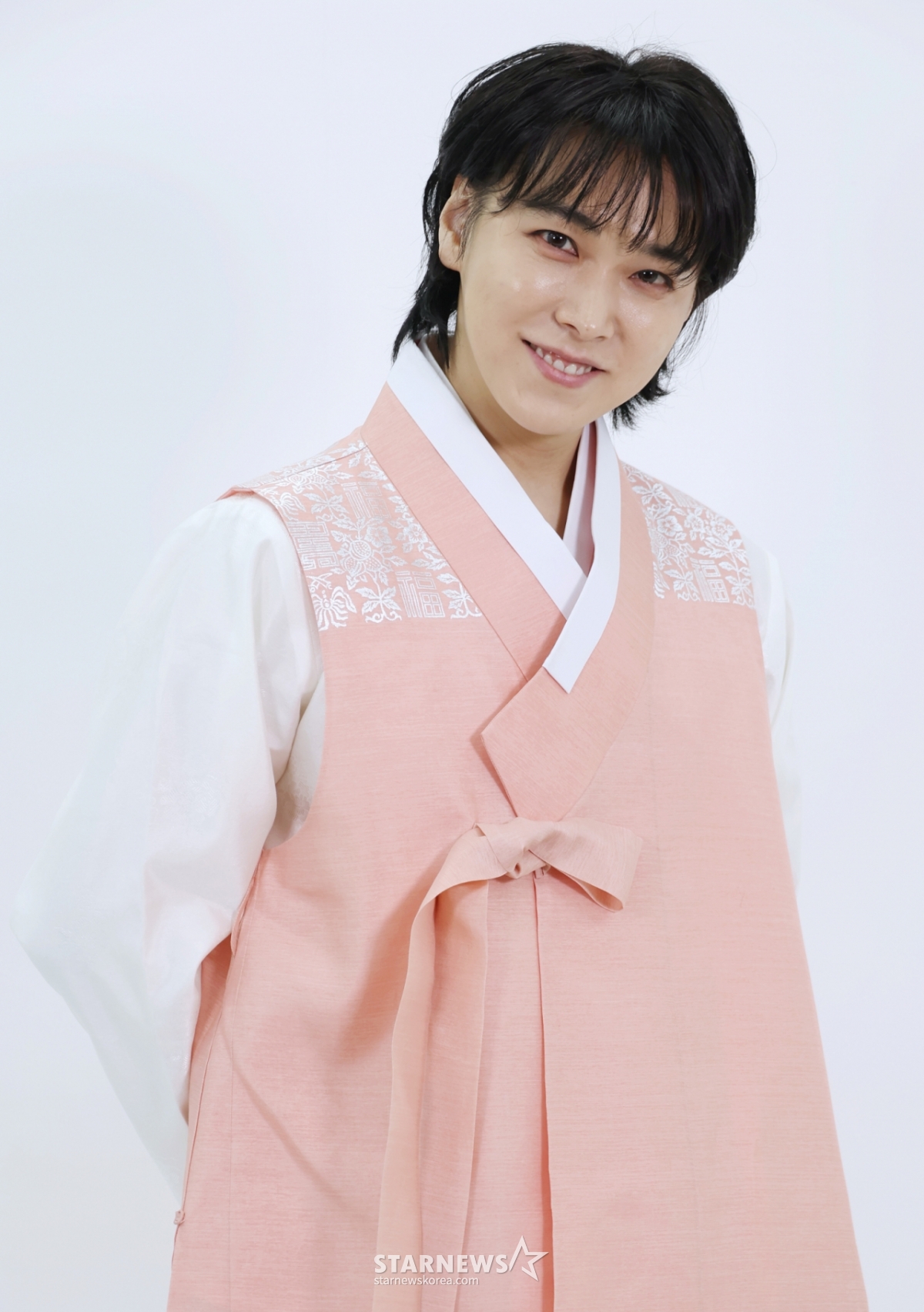 2026.02.12 歌手ソンミン韓服インタビュー /写真=イ·ドンフン