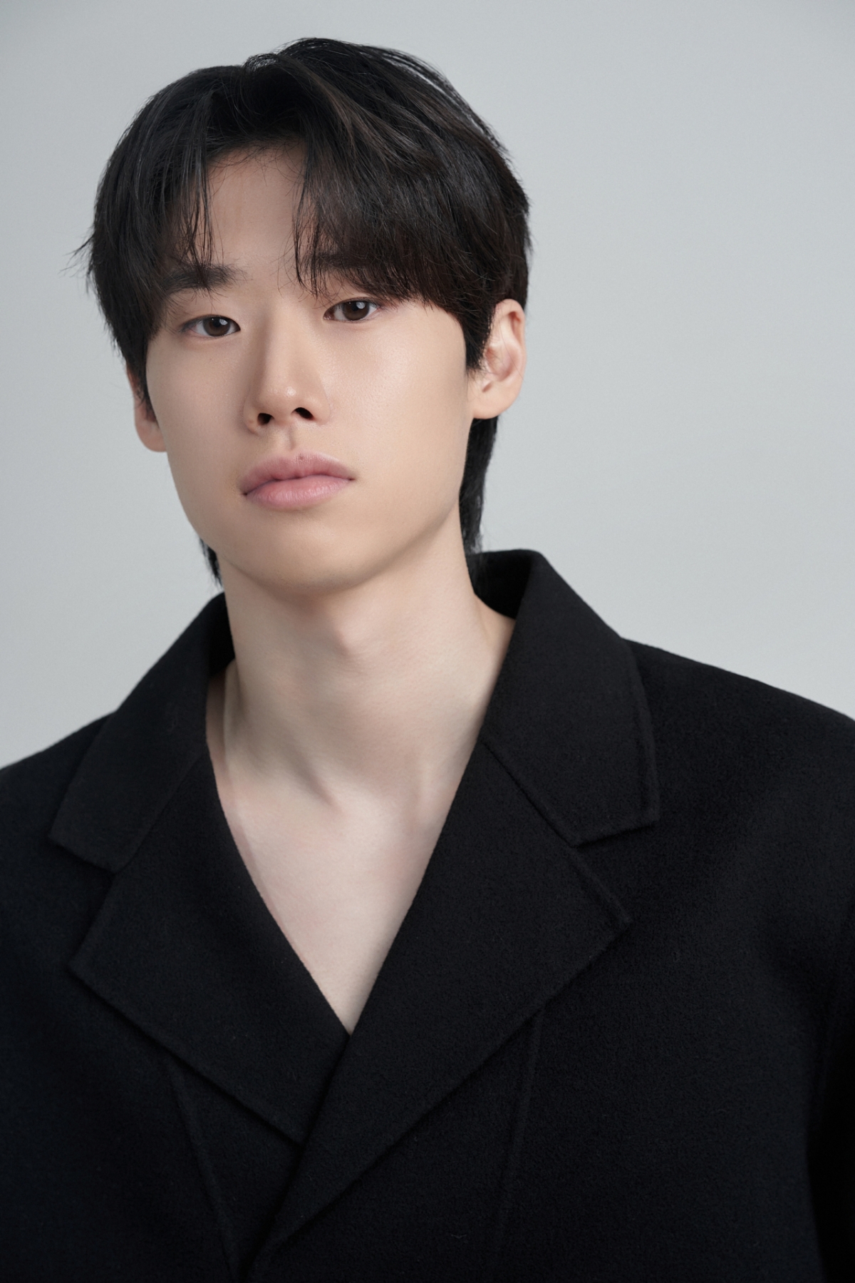 Kim Min / Photograph = J-Wide Company