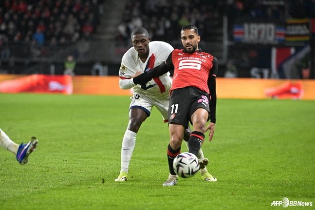 14日（韓国時間）、フランス·レンヌのロアゾン·パルクで行われた2025-2026シーズンのフランスリーグ第12ラウンドの試合中、ムサ·アル·タマリ（11番）。 /AFPBBNews=ニュース1