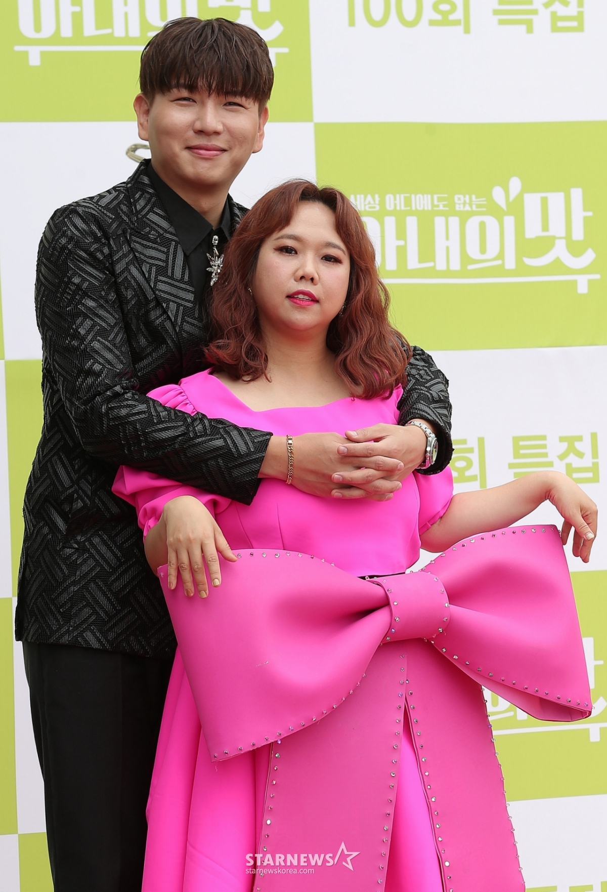 &nbsp;=艺人jason、笑星洪贤姬夫妇。