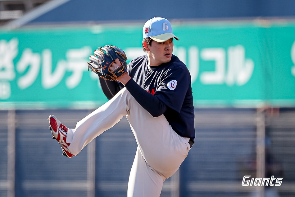 Lotte Giants closer Kim Won-joong. /Photo = Courtesy of Lotte Giants