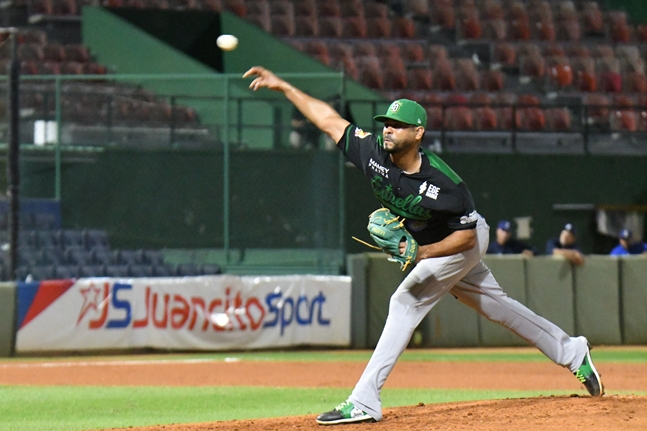 Hình ảnh Esmeil Rogers chơi bóng. /Ảnh = SNS chính thức của câu lạc bộ Estréas Orientalis