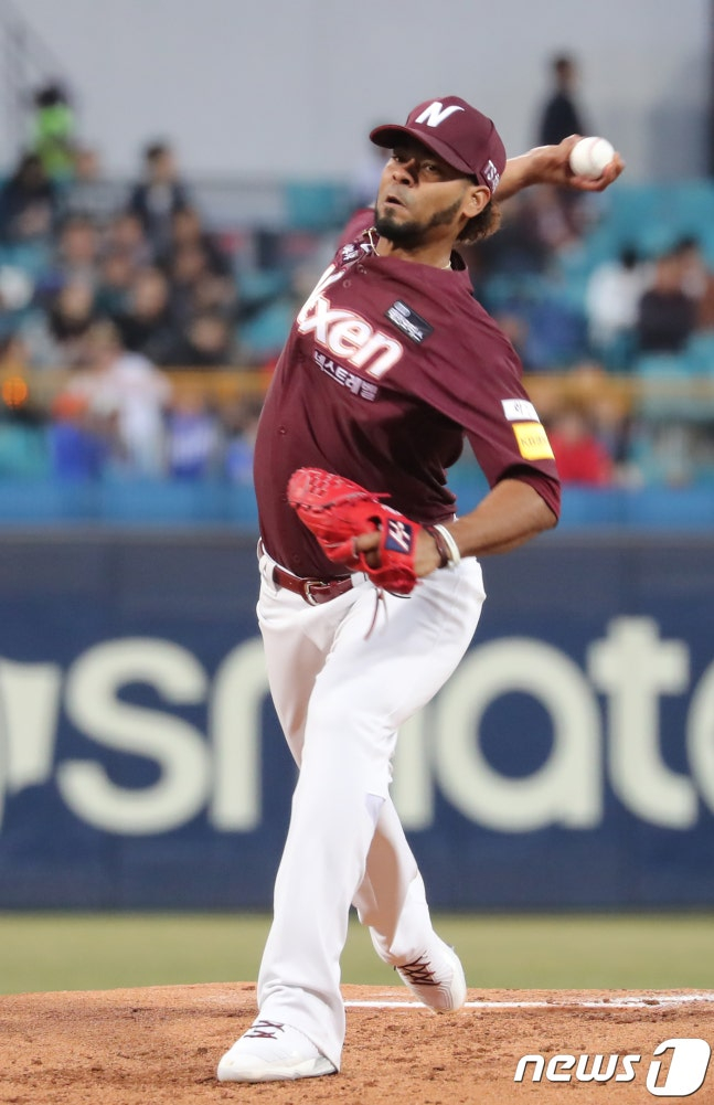 Rogers đã xuất phát với tư cách là thành viên của Nexen Heroes mùa giải 2018. Ảnh = News1