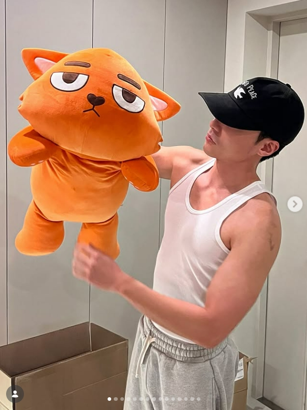 /Ảnh = SNS của Roy Kim