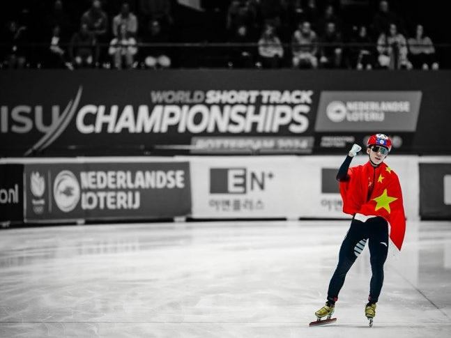 他就是中国短道速滑国家队队员林晓军（韩国名林孝俊）。 =照片=林晓军SNS截图。 