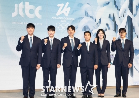 Bae Sung-jae, Sung Seung-heon, Lee Seung-hoon, Kwak Yoon-ki, Kim A-rang and Yoon Sung-bin pose at the JTBC "2026 Milan Cortina Winter Olympics" press conference held at the Fairmond Ambassador Hotel in Yeongdeungpo-gu, Seoul on the afternoon of the 14th. /2026.01.14 / Photo = Lee Dong-hoon photoguy@
