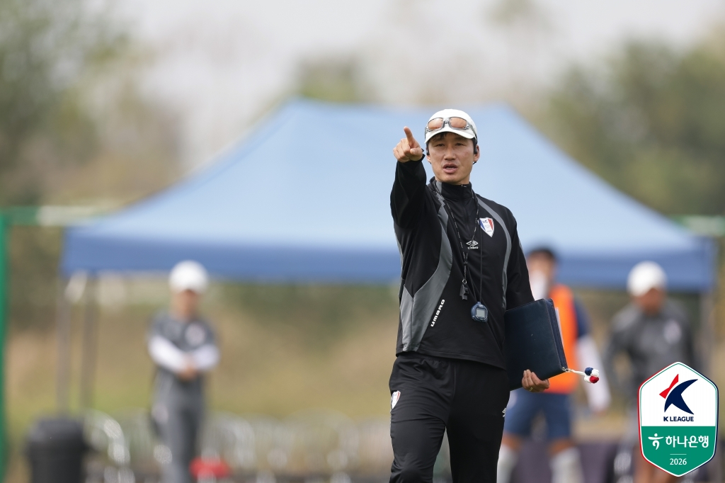 Huấn luyện viên Lee Jung Hyo của Suwon Samsung. /Ảnh = Liên đoàn bóng đá chuyên nghiệp Hàn Quốc cung cấp