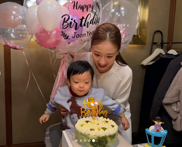 照片=孙妍在的照片墙。