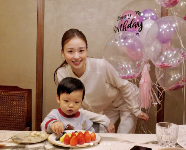 照片=孙妍在的照片墙。