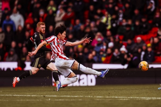 Bae Joon-ho is scoring the first goal in the fourth round (32 strongest) of the 2025-2026 FA Cup at Bet365 Stadium in Stoke-on-Trent, England on the 15th (Korea time). /Photo =Stoke City Official Social Network Service (SNS)