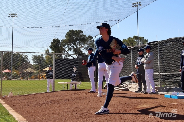 Curtis Taylor trong đội ném bóng Bullpen. /Ảnh = NC Dinos cung cấp