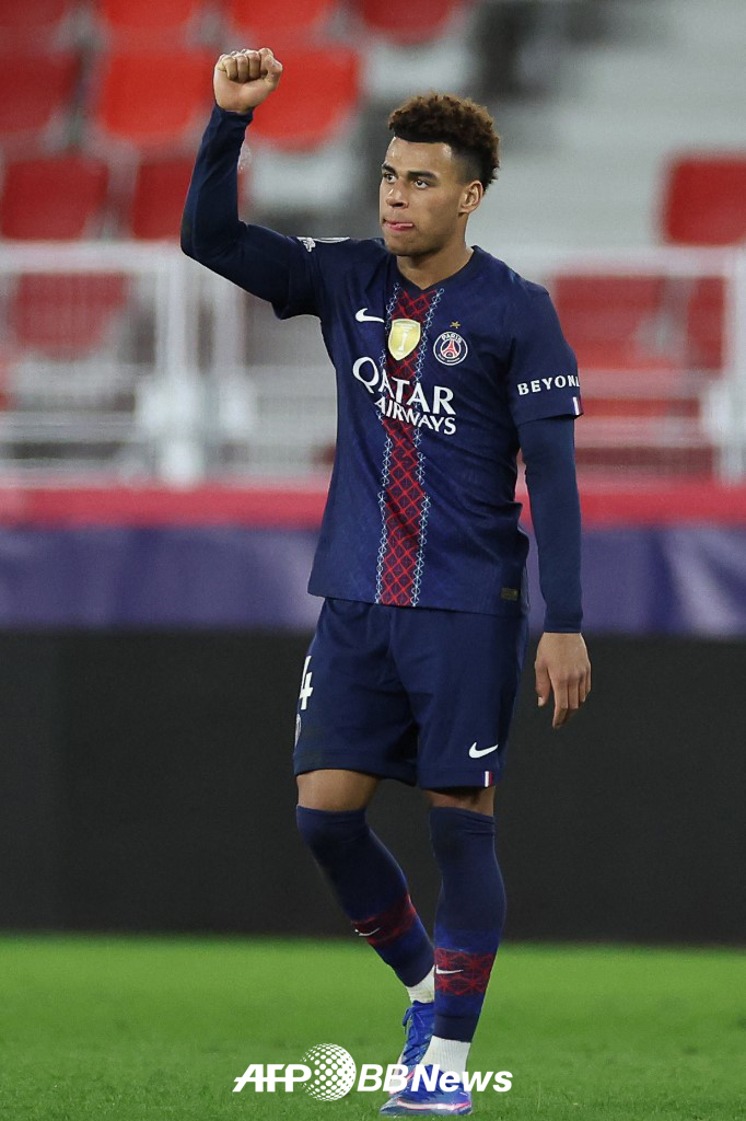 "Пари Сен-Жермен" (ПСЖ) Дезиредуэ. /AFPBBNews =Новости 1