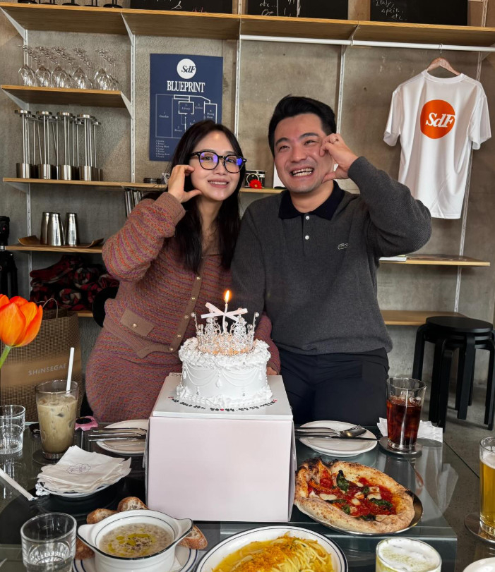 =照片:郑淑英29期照片墙。