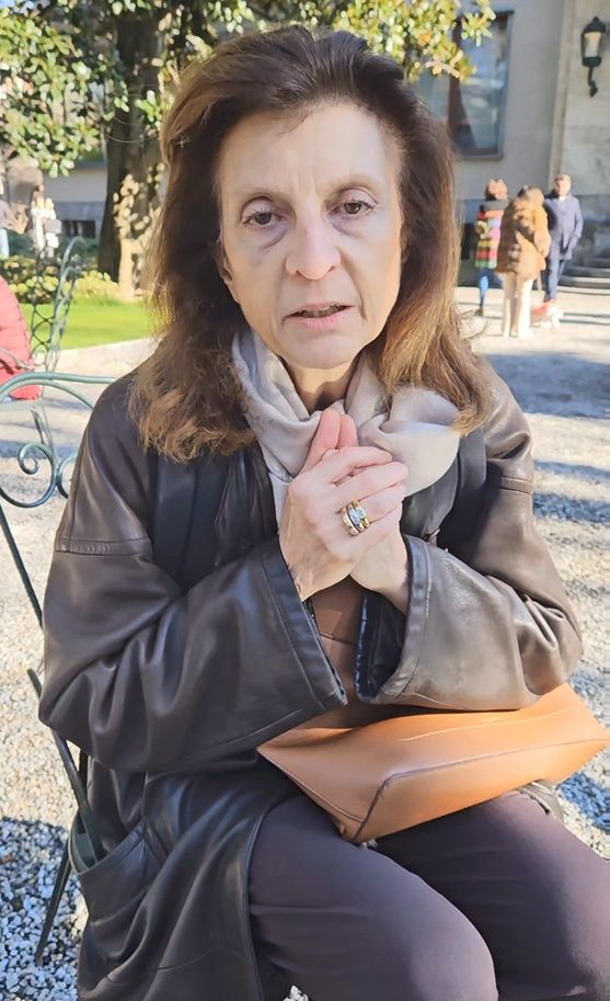 =意大利歌手米尔巴的女儿玛蒂娜-科尔尼亚蒂来到韩国之家向车俊焕表示感谢。